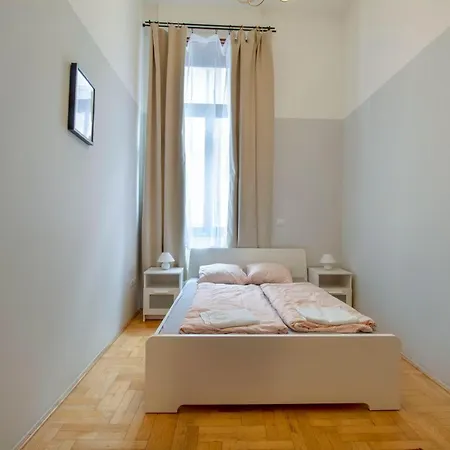 Apartment 2 Bedroom Inside Gozsdu Passage Budapest