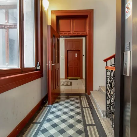 2 Bedroom Inside Gozsdu Passage * Будапешт