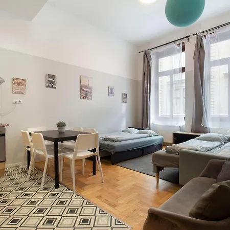 公寓 2 Bedroom Inside Gozsdu Passage 布达佩斯