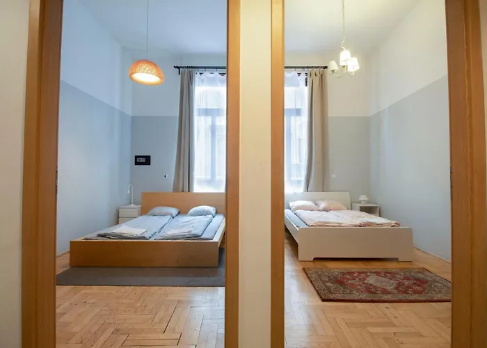 2 Bedroom Inside Gozsdu Passage Apartman *